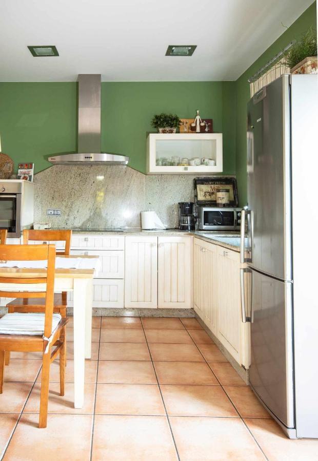 Ag Casa Bertoa Con Jardin Y Comedor Exterior X8 Queo de Abaixo